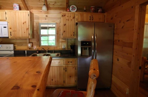 Carbon Hill Cabin | Buckeye Hut at Avenwood Cabins