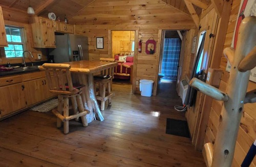 Carbon Hill Cabin | Buckeye Hut at Avenwood Cabins