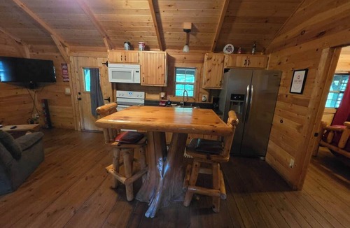 Carbon Hill Cabin | Buckeye Hut at Avenwood Cabins