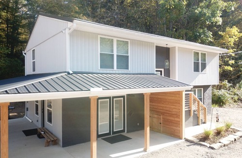 Kerr Condo | "Buckeye Porchside Retreat"n