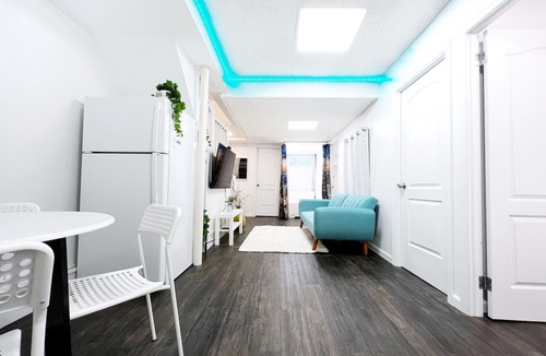 Queens Apartment | Budget Comfort Home on Main St with Free Parkings