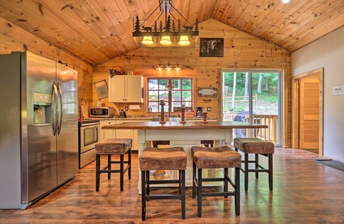 Butler Cabin | Butler Cabin on 19 Acres w/Hot Tub & Fire Pit!