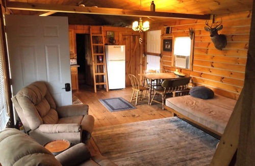 Chandlersville Cabin | Cabin 65AC Zanesville Muskingum AEP WIFI&CELL SVC!