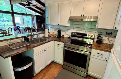 Windsor Cabin | Cabin on the hill Ascutney Vt - 4 bedrooms