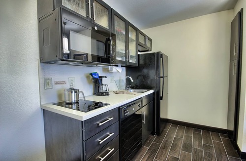 Grove City Hotel | Candlewood Suites Columbus - Grove City by IHG