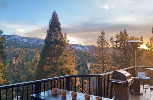 Upper Moonridge Ski Chalet | Canyon Crest Castle by Big Bear Vacations | Hot Tub | Slope Views
