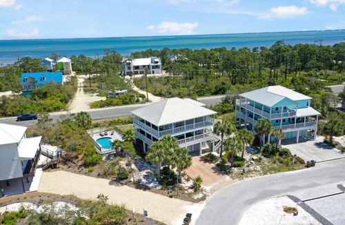 Seagrass House | Cape Dreamin' by Pristine Property Vacation Rentals