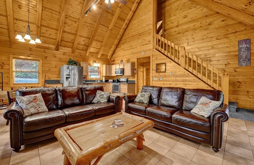 Sugar Grove Cabin | Cardinal Cabin (Hocking Hills area)