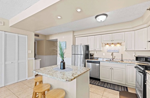 North Ocean City Condo | Carousel 2202 | Pools Ice Rink Arcade Gym |