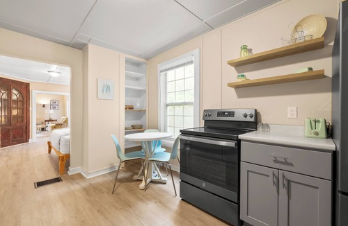 Delaware Condo | Carriage Cottage- in the Heart of Everything Delaware