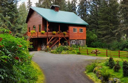 Alyeska Cabin | Carriage House Accommodations