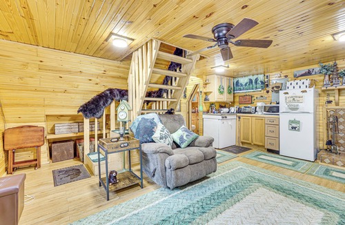 Carrollton Apartment | Carrollton Cabin w/Patio & Fire Pit!