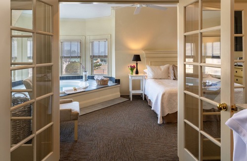 Downtown Hotel | Carter House Inns