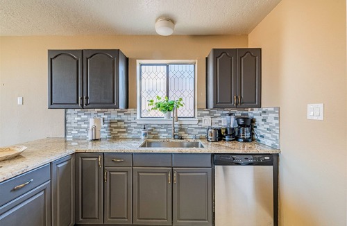 Paradise Hills Civic House | Casa Blanca- 3 bed 2 bath | 3 Bed, 2 Bath