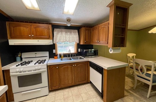 Loudonville House | Cedar Cottage - Secluded Cottage with Hot Tub