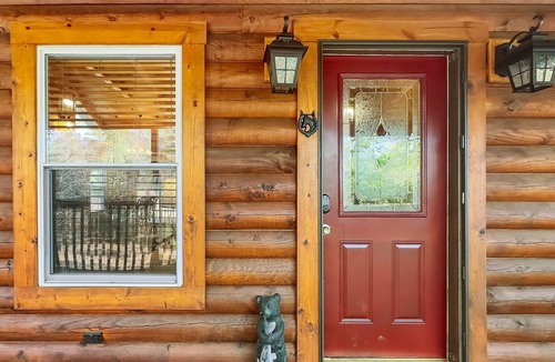 Mill Spring Cabin | Cedar Ridge - Log Cabin, Pet Friendly, Fire Pit!