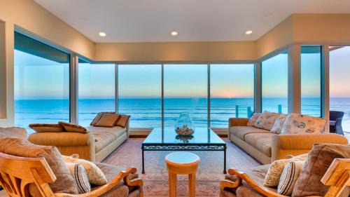 La Jolla House | Celebrity Oceanfront Estate by AvantStay