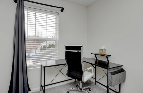 Columbus House | CG SuitesnEntire home in Columbus, Ohion16+ guests5 bedrooms9 beds5 baths