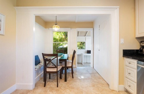Village of La Jolla Cottage | Charming 2-bedroom La Jolla Village cottage with AC
