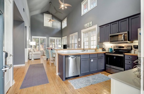 Laurel Grove House | Charming 2BR/2BA + Golf Cart, Wrap-Around Porch, Sandestin!