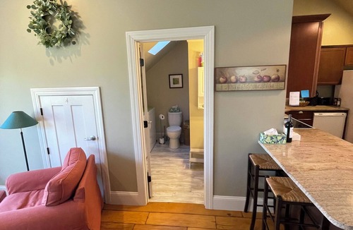 South Eliot Apartment | Charming 2nd floor studio in Eliot’s riverfront area with many amenities.