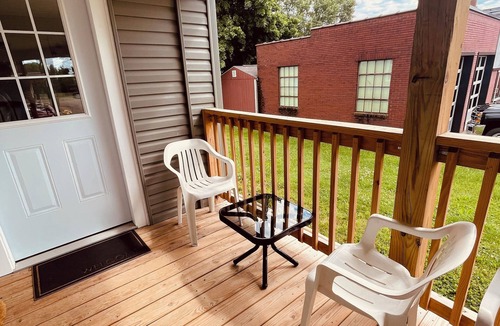 Dalton Apartment | Charming 3-bedroom apartment in cool Dalton with AC, WiFi