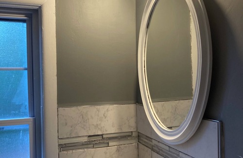 Garfield Heights House | CHARMING 3-BEDROOM HOUSE/A ROOM FOR RENT, with WiFi, AC in lovely Cleveland.