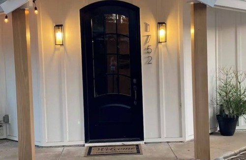 North Tustin House | Charming 3-bedroom house in North Tustin with large lot and gated entry