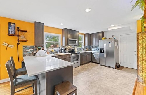 Westgate House | Charming 3 Bedroom House in a Quiet Neighborhood