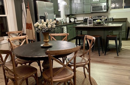 Bolivar House | Charming 4 Bedroom Home Away From Home