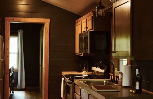 Beach City Cabin | Charming cabin for 2, with private hot tub and peaceful creek