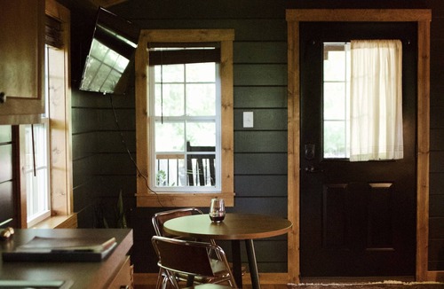 Beach City Cabin | Charming cabin for 2, with private hot tub and peaceful creek