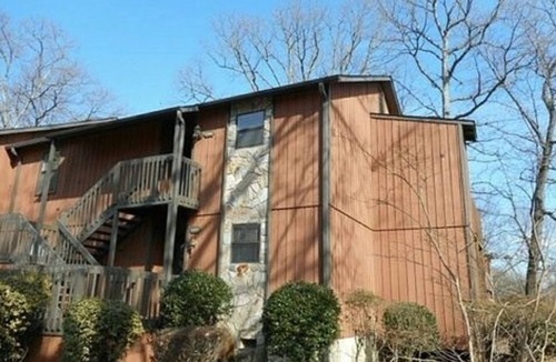 Winston - Salem Apartment | Charming Condo Near WFU, Full Kitchen, Strong WiFi, Charming condo near WFU, full kitchen, strong Wi