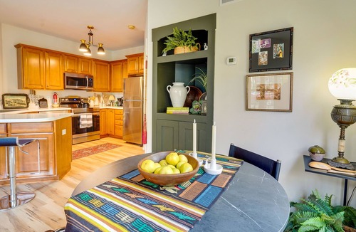 Granville Apartment | Charming Granville Home w/Porch - Walk Downtown!