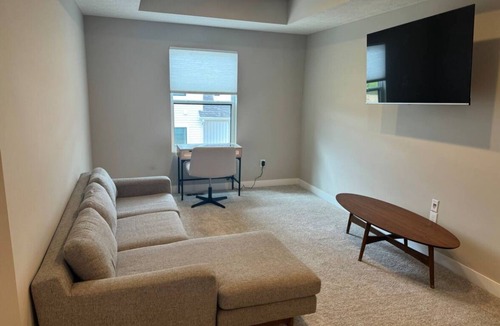 Westerville House | Charming New Build 2-Bedroom Townhouse near Google/Intel!nnn