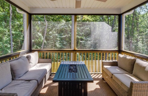 Pendleton House | Charming Pendleton Retreat ~ 5 Mi to Clemson!