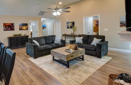 Pendleton House | Charming Pendleton Retreat ~ 5 Mi to Clemson!