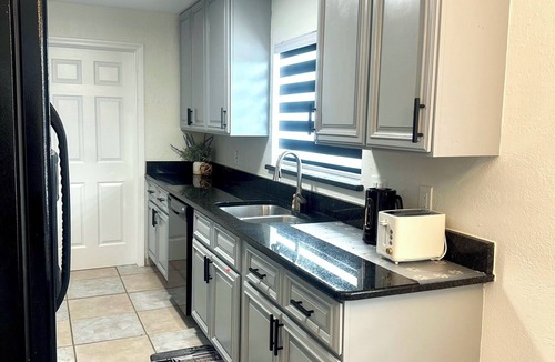 Orlando House | Charming private bedroom, shared bathroom in East Orlando