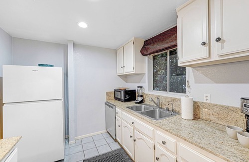 Larchmont Apartment | Charming, spacious suite with hardwood floors, steps to Larchmont Village!