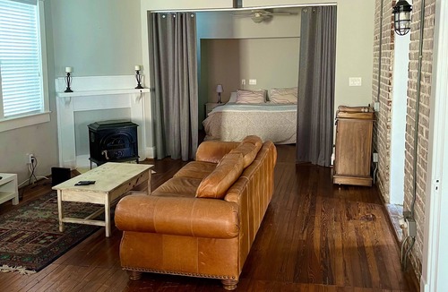 Harleston Village Apartment | Charming Studio on in Heart of Downtown