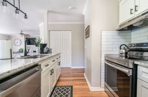 Harbison Apartment | Charming Upstairs Apt in Irmo | 3 BR | Sleeps 6