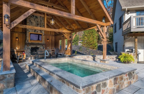 New Plymouth House | Cherry Ridge Retreat Lake House Luxury Cabin with year-round heated plunge pool!
