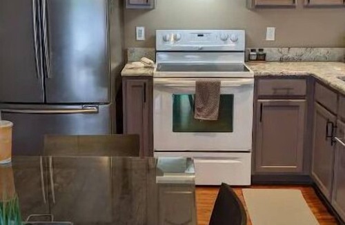 Southeast Salem House | Chic 3/2 Private Firepit and Bunkroom Near Dwntn