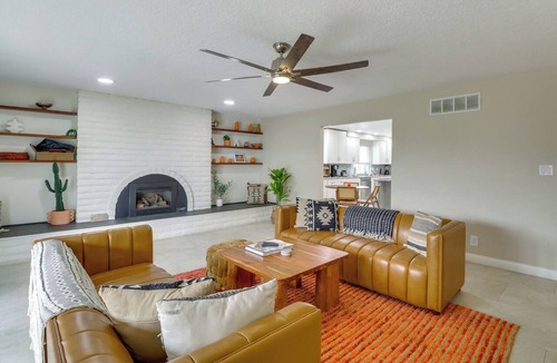 Northeast Heights House | Chic 5BR, Yard, Mtn Views, Games 4 fun Family time