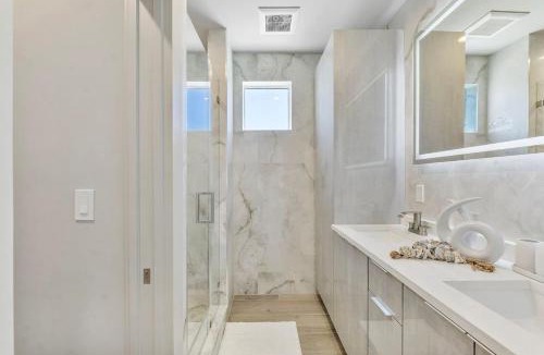 Paradise Point House | Chic Ocean Hideaway with Grill