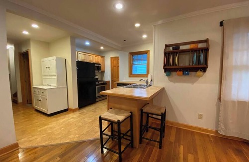 Clintonville House | Clintonville Charmer | Walk to Great Restaurants!