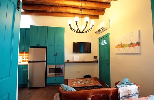 Downtown Santa Fe Apartment | Closson Studio- Stylish | Near Plaza | Queen bed