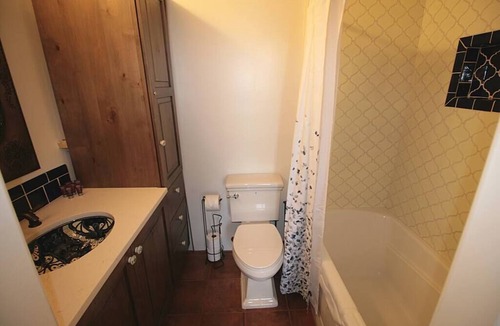 Downtown Santa Fe Apartment | Closson Studio- Stylish | Near Plaza | Queen bed