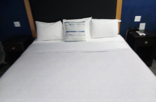 Waldron Hotel | Coachman's Inn & Suites