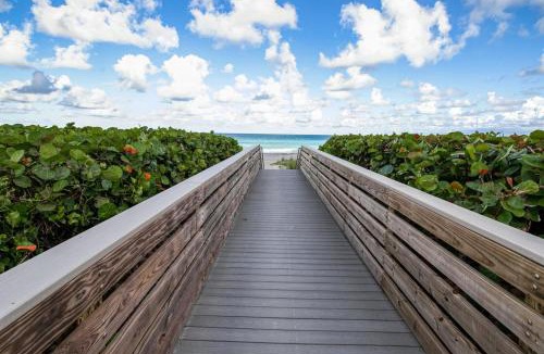 Juno Beach House | Coastal Bliss